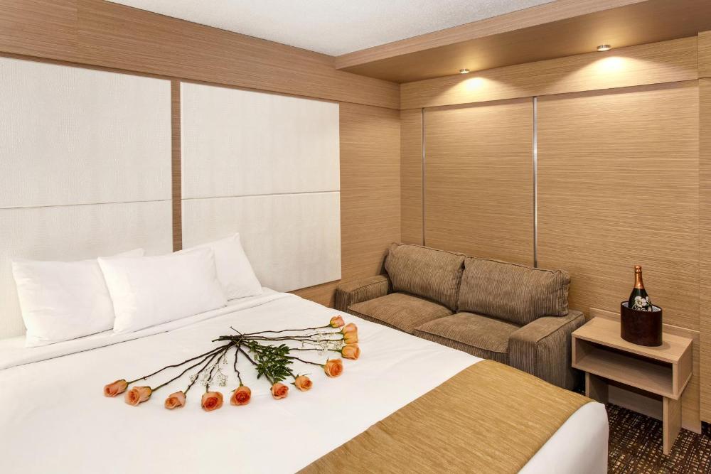Standard Queen Room with Two Queen Beds interior